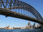 Ne pakolliset nähtävyydet: Oopperatalo ja Harbour bridge, sekä kaunis kaupunkisiluetti.